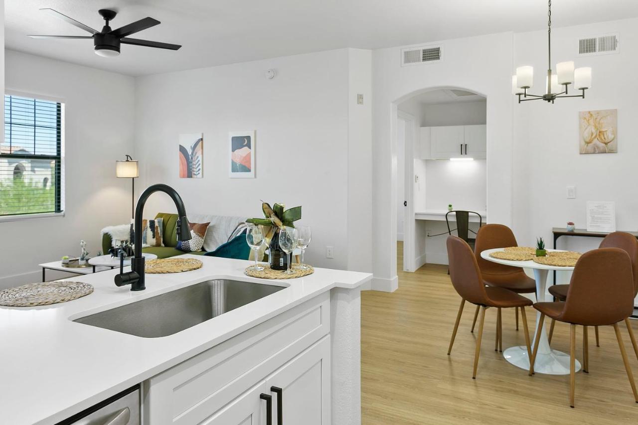 Cozysuites Glendale By The Stadium With Pool 01 Exteriör bild