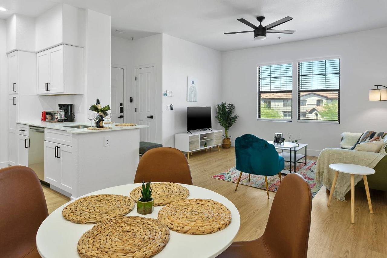 Cozysuites Glendale By The Stadium With Pool 01 Exteriör bild